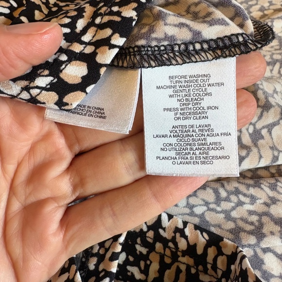 Anne Klein Animal Print Button-Up Short Sleeve Blouse Women's Sz Large WorkChic - Picture 7 of 8